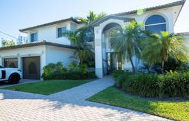 Villa – Hallandale Beach, Floride, Etats-Unis. $2,590,000