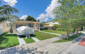 Maison de campagne – Stillwater Drive, Miami Beach, Floride,  Etats-Unis. $1,300,000