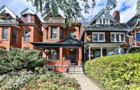 7 pièces maison en ville à Old Toronto, Canada. C$2,173,000