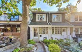 8 pièces maison mitoyenne à East York, Canada. C$1,310,000