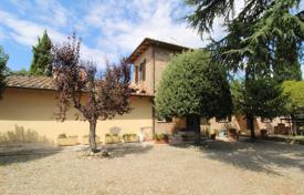 4 pièces villa 480 m² à Castelnuovo Berardenga, Italie. 695,000 €