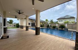5 pièces villa en Pattaya, Thaïlande. $838,000