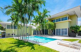 Villa – Miami, Floride, Etats-Unis. $2,299,000