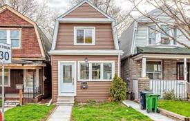 Maison en ville – East York, Toronto, Ontario,  Canada. C$1,274,000