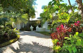 Villa – Fort Lauderdale, Floride, Etats-Unis. 2,058,000 €