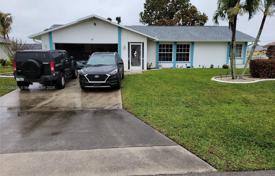 Maison en ville – Cape Coral, Floride, Etats-Unis. $357,000