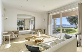Villa – Grimaud, Côte d'Azur, France. 4,300,000 €
