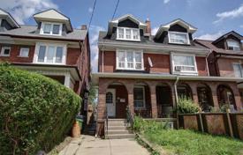 Maison mitoyenne – York, Toronto, Ontario,  Canada. C$1,462,000