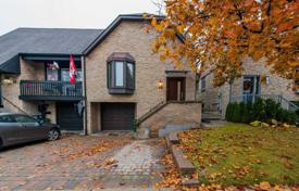 Maison mitoyenne – Etobicoke, Toronto, Ontario,  Canada. C$1,139,000