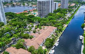 Maison en ville – Aventura, Floride, Etats-Unis. $2,250,000
