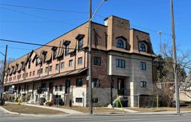 Maison mitoyenne – Bathurst Street, Toronto, Ontario,  Canada. C$1,087,000