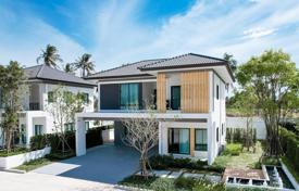 5 pièces villa 215 m² en Pattaya, Thaïlande. $238,000