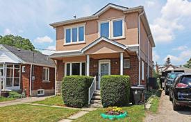 Maison en ville – East York, Toronto, Ontario,  Canada. C$1,356,000