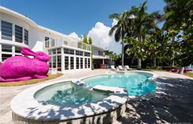 Villa – Pine Tree Drive, Miami Beach, Floride,  Etats-Unis. $7,850,000