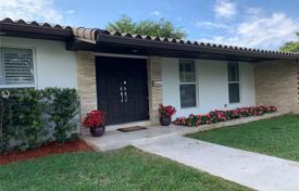 Villa – Miami, Floride, Etats-Unis. $1,199,000