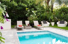 Villa – Miami, Floride, Etats-Unis. 2,936,000 €