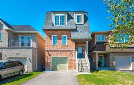 3 pièces maison en ville à Scarborough, Canada. C$1,064,000