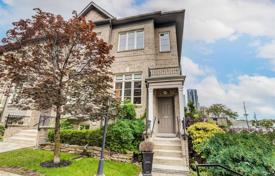 3 pièces maison mitoyenne à Etobicoke, Canada. C$1,173,000