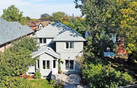 6 pièces maison en ville à Etobicoke, Canada. C$2,860,000