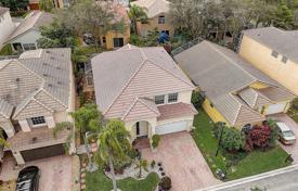 Maison en ville – Coral Springs, Floride, Etats-Unis. $750,000