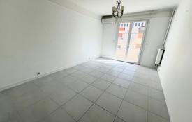 3 pièces appartement à Antibes, France. 399,000 €