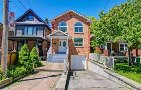 Maison en ville – East York, Toronto, Ontario,  Canada. C$1,828,000