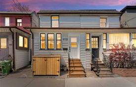 Maison mitoyenne – Carlaw Avenue, Toronto, Ontario,  Canada. C$1,267,000