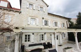 3 pièces villa 206 m² à Kotor (ville), Monténégro. 1,350,000 €