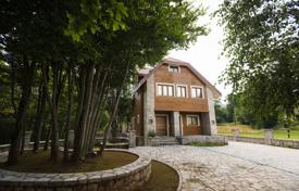 Maison en ville – Cetinje (city), Cetinje, Monténégro. 560,000 €