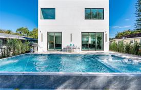 Maison en ville – North Miami Beach, Floride, Etats-Unis. $1,975,000
