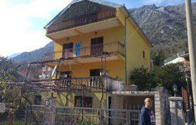 4 pièces maison de campagne 189 m² à Kotor (ville), Monténégro. 275,000 €