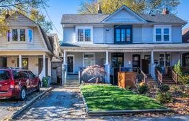 3 pièces maison mitoyenne à Old Toronto, Canada. C$1,187,000