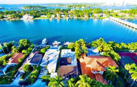 Villa – Miami Beach, Floride, Etats-Unis. $3,895,000