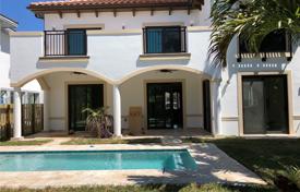 Villa – Miami, Floride, Etats-Unis. $1,260,000