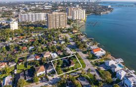 Maison en ville – North Bayshore Drive, Miami, Floride,  Etats-Unis. $2,000,000