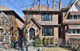 Maison en ville – Roselawn Avenue, Old Toronto, Toronto,  Ontario,   Canada. C$2,080,000