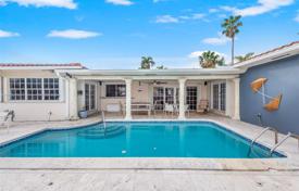 Maison en ville – North Miami Beach, Floride, Etats-Unis. $3,150,000
