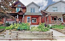 Maison en ville – East York, Toronto, Ontario,  Canada. C$1,037,000
