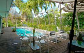 6 pièces villa 270 m² à Key Biscayne, Etats-Unis. $2,297,000