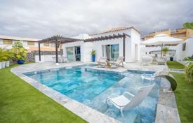 Villa – Playa Paraiso, Adeje, Santa Cruz de Tenerife,  Îles Canaries,   Espagne. 1,555,000 €