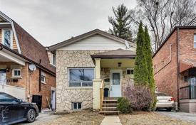 3 pièces maison en ville à East York, Canada. C$1,241,000