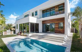 Villa – Miami Beach, Floride, Etats-Unis. $2,690,000