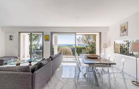 7 pièces villa à Cannes, France. 5,000 € par semaine