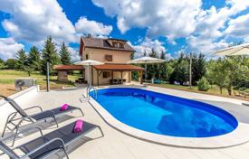 Maison en ville – Karlovac County, Croatie. 280,000 €