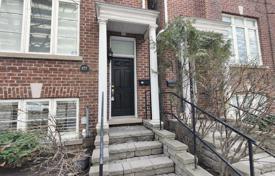 Maison mitoyenne – Eglinton Avenue East, Toronto, Ontario,  Canada. C$1,883,000