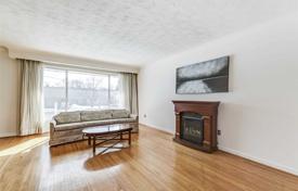 4 pièces maison en ville à Etobicoke, Canada. C$1,908,000