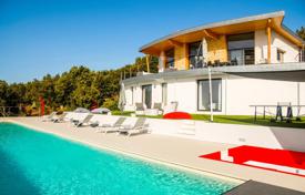 Villa – Suin, Provence-Alpes-Côte d'Azur, France. 1,890,000 €