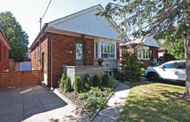 Maison en ville – East York, Toronto, Ontario,  Canada. C$1,268,000