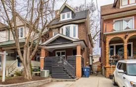 5 pièces maison en ville en York, Canada. C$2,199,000