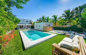 6 pièces villa à Miami Beach, Etats-Unis. $2,575,000